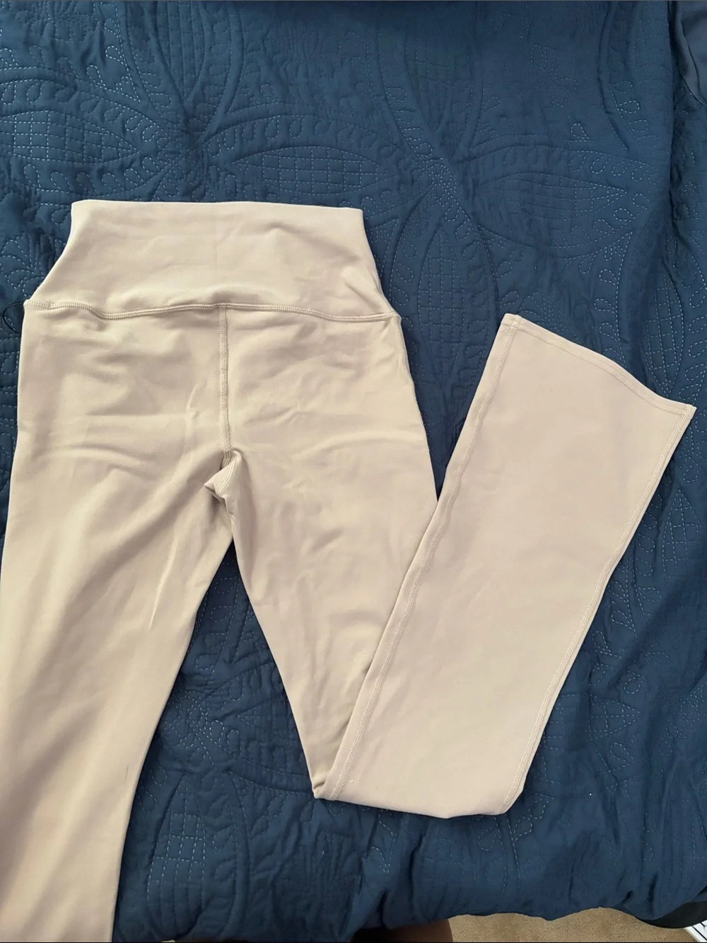 ALO Airbrush Bootcut Leggings - Tan